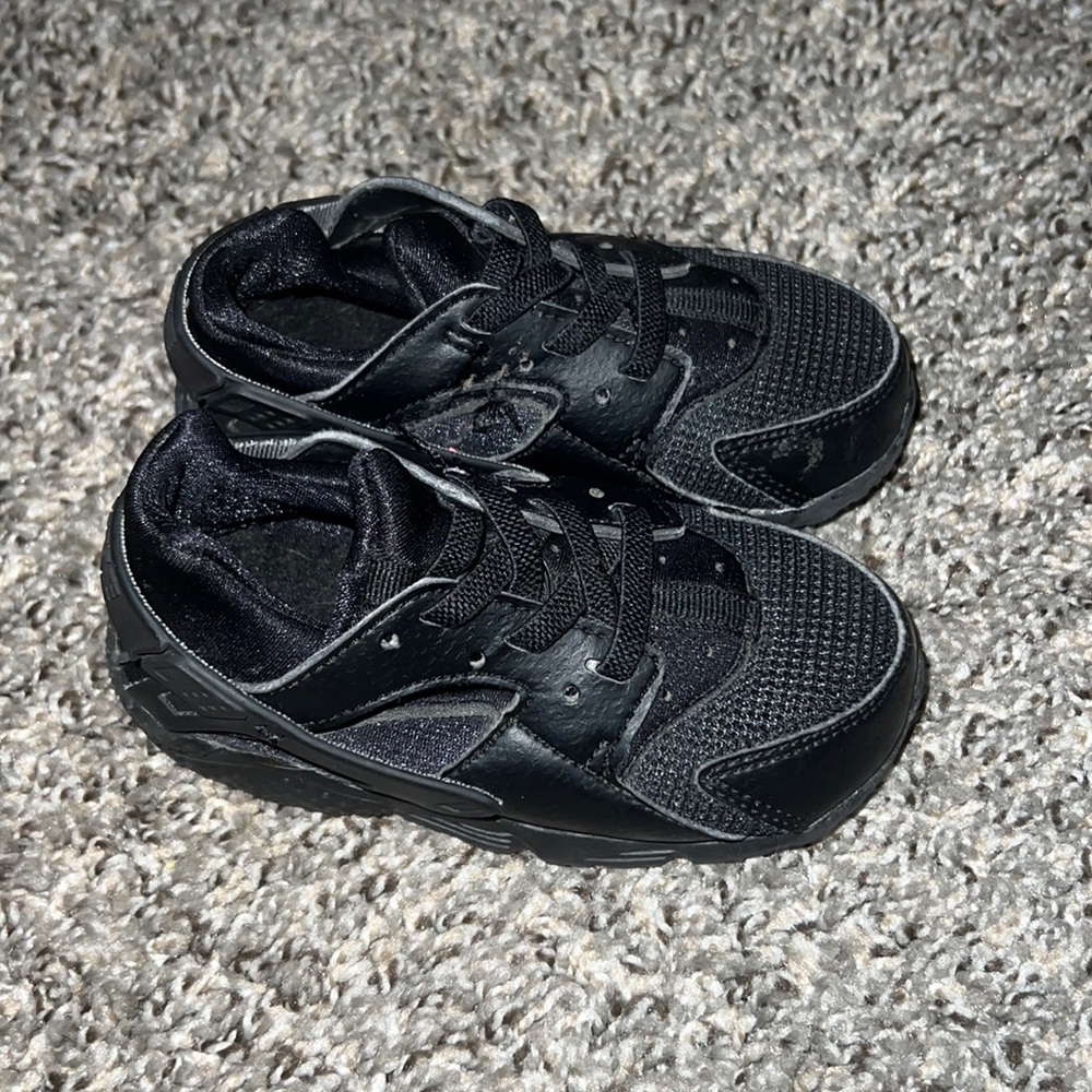 All Black Huaraches